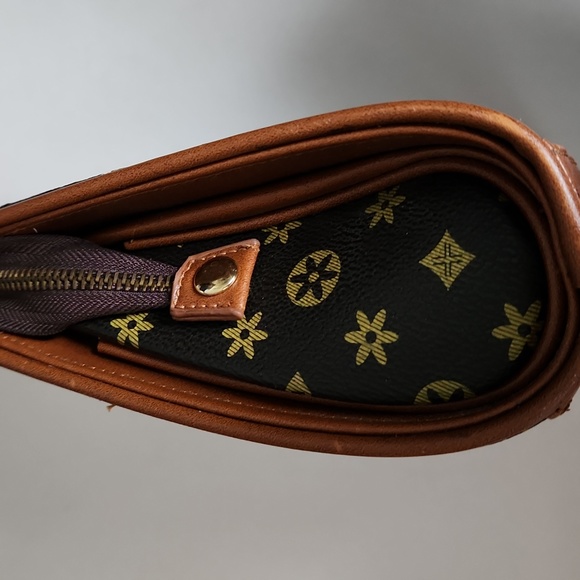 Printed Brown Faux Leather Shoulder Bag - Picture 4 of 9